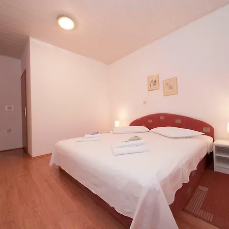 Patricia Apartment Rab Town